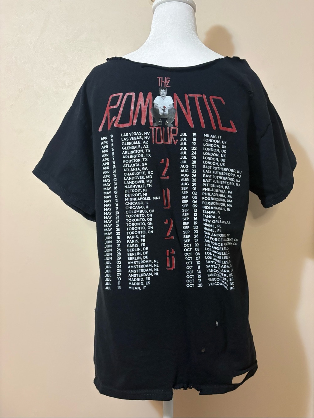 Bruno Mars The Romantic Tour distressed shirt woman junior size medium - Picture 7 of 7